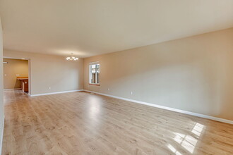 3712 73rd Ave NE in Marysville, WA - Foto de edificio - Building Photo