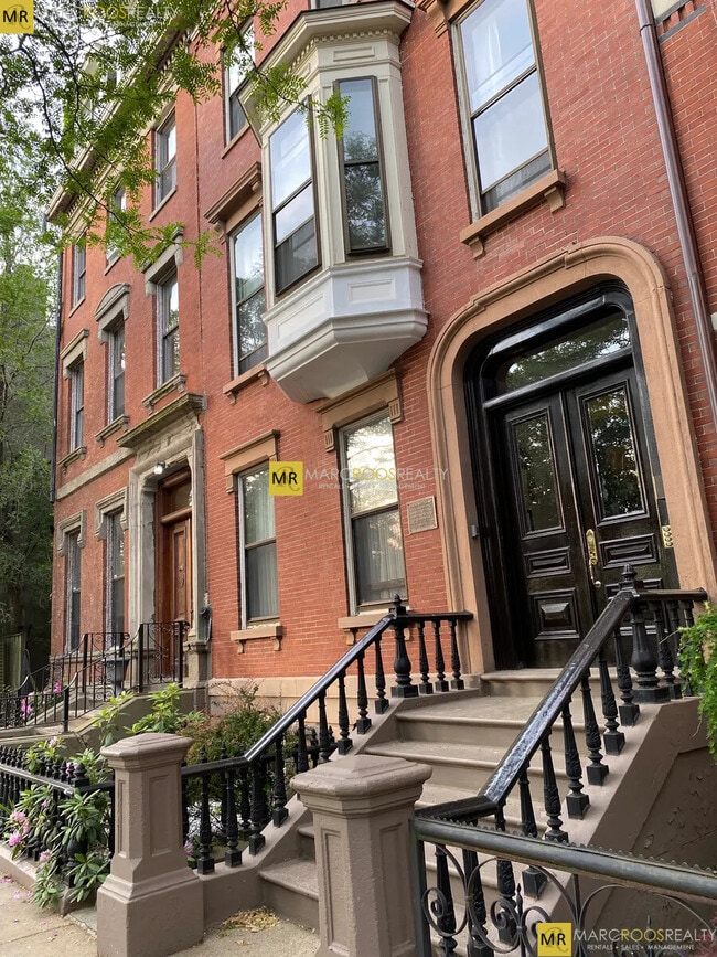 property at 41 Monument Sq
