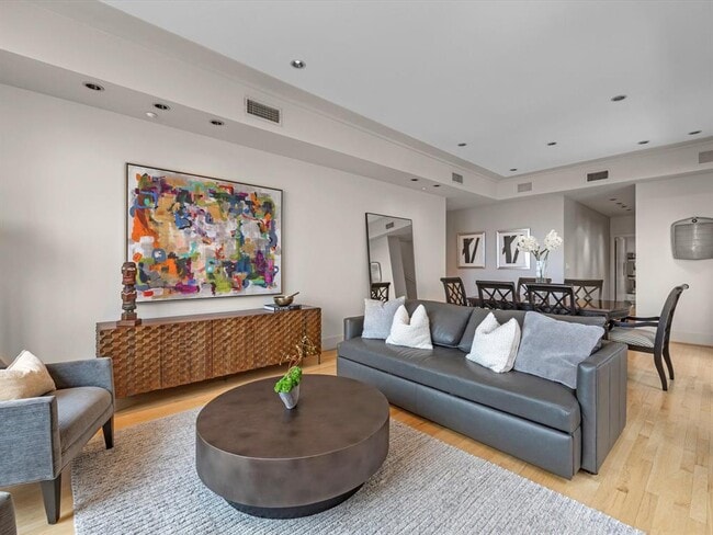 property at 2520 Robinhood St