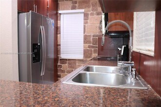 19259 SW 118th Pl in Miami, FL - Building Photo - Building Photo