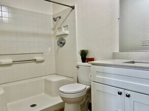 29 Black Pine Way in Oakdale, CA - Building Photo - Building Photo