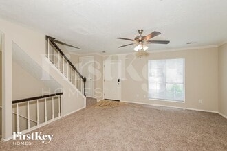 2945 Aspen Woods Entry in Atlanta, GA - Building Photo - Building Photo