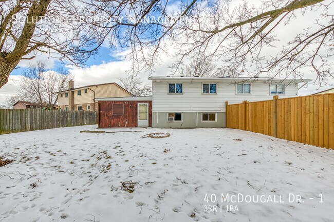 40 McDougall Dr in Thorold, ON - Building Photo - Building Photo