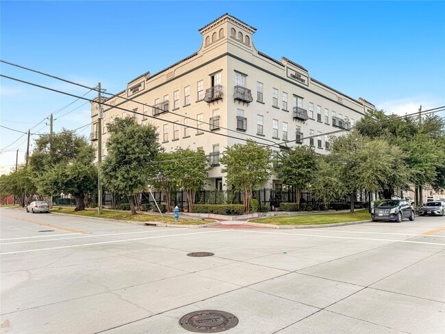 property at 2216 Chenevert St