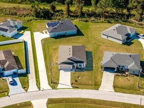 644 Hudson Valley Dr in Poinciana, FL - Building Photo - Building Photo