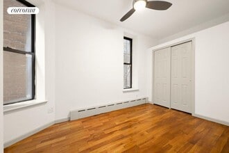 316 W 51st St in New York, NY - Foto de edificio - Building Photo