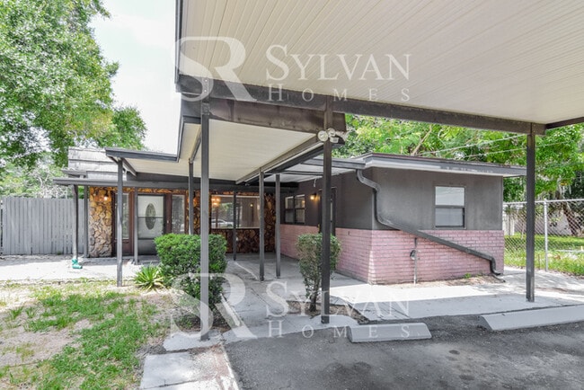 1724 N Washington Ave in Clearwater, FL - Building Photo - Building Photo