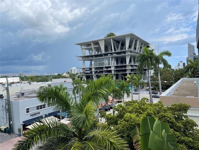 property at 1250 Lincoln Rd