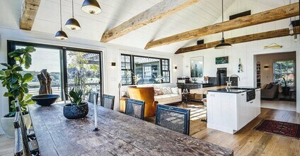 8 Chequit Ave in Shelter Island Heights, NY - Building Photo - Building Photo