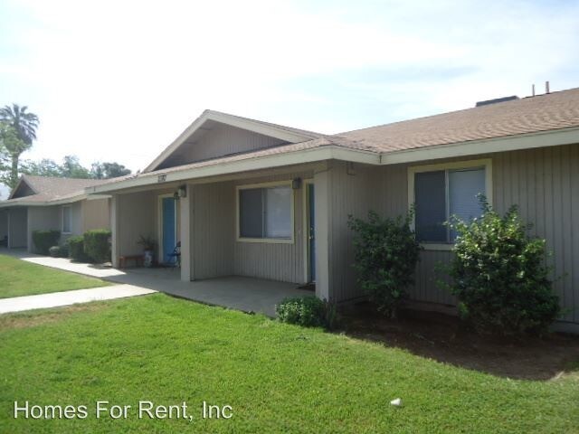2387 E Springville Ave in Porterville, CA - Foto de edificio
