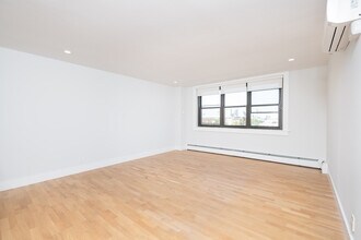 1400 Columbia Rd, Unit South boston in Boston, MA - Foto de edificio - Building Photo