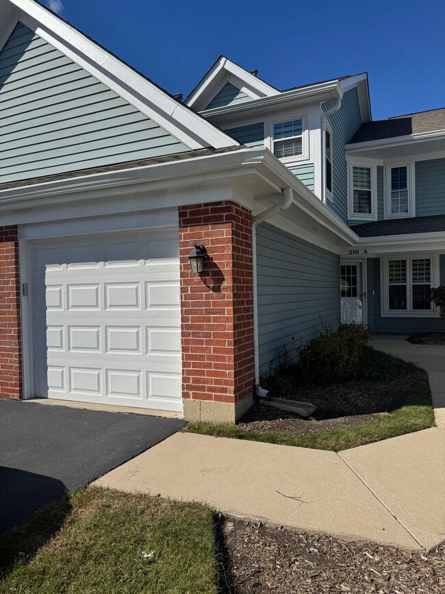 property at 216 Winnsboro Ct