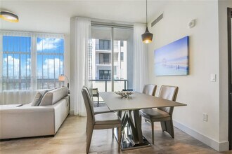 777 N Ocean Dr in Hollywood, FL - Foto de edificio - Building Photo