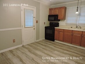 101 Lawndale Ave in Hillsborough, NC - Building Photo - Building Photo