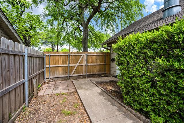 1108 W Houston St in Sherman, TX - Building Photo - Building Photo