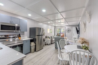 21 Lagoon Rd in Hilton Head Island, SC - Building Photo - Building Photo