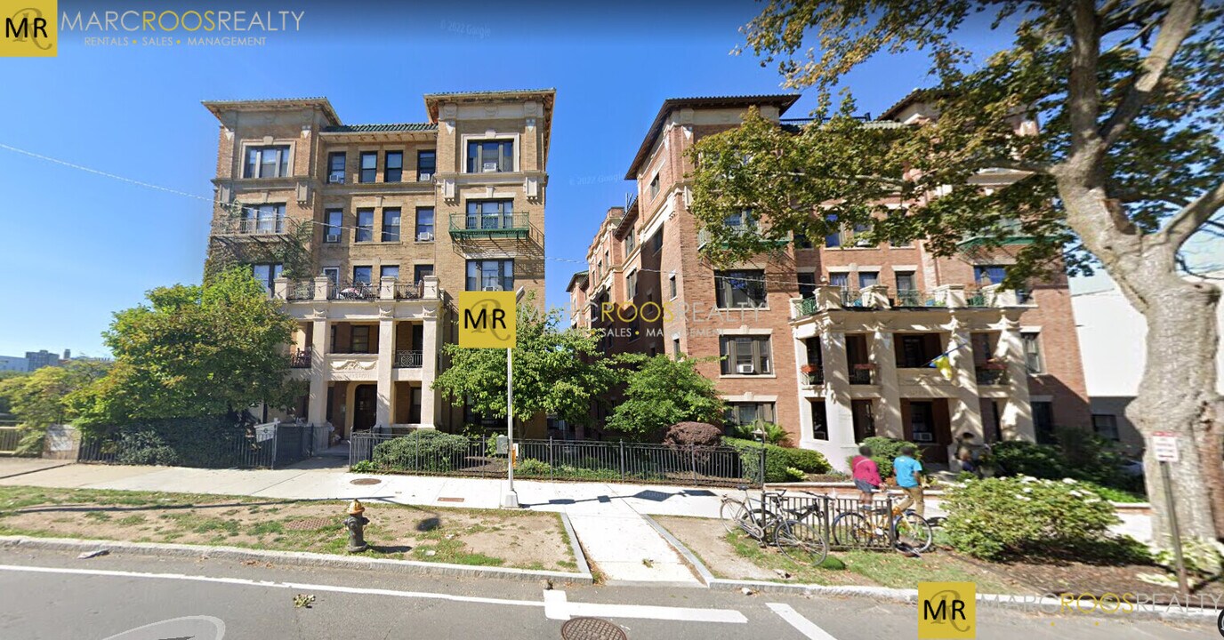 460 Park Dr, Unit 1 in Boston, MA - Building Photo