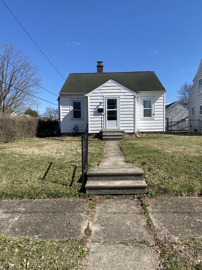 826 Monroe Ave Rentals in Lancaster, OH