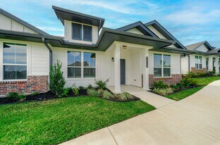 2039 Vintage Farms Wy in Brenham, TX - Building Photo
