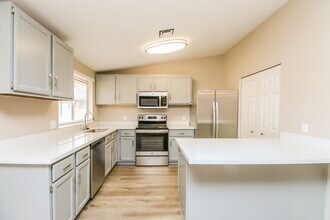 739 S 75th St in Mesa, AZ - Building Photo - Building Photo