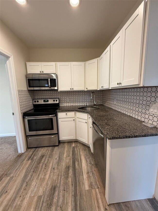 4 White Birch Dr in Centereach, NY - Building Photo - Building Photo