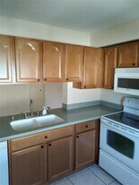115 Gardens Dr in Pompano Beach, FL - Building Photo