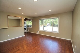 4232-4232 SE Cesar Estrada Chavez Blvd in Portland, OR - Building Photo - Building Photo