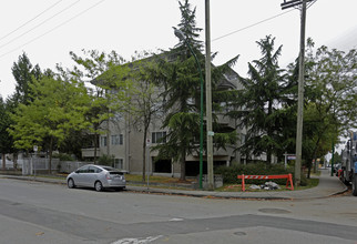 6280 Marlborough Ave in Burnaby, BC - Building Photo - Building Photo