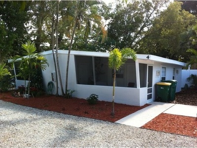 3000 Areca Ave in Naples, FL - Building Photo