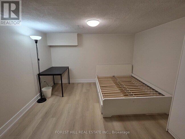 273 Silver Springs Blvd in Toronto, ON - Building Photo - Building Photo