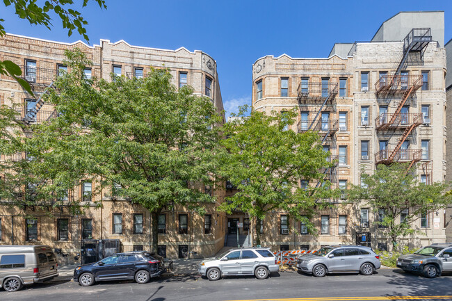 100 Convent Ave in New York, NY - Building Photo - Building Photo