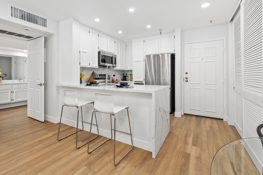 5605 Friars Rd, Unit 288 in San Diego, CA - Building Photo