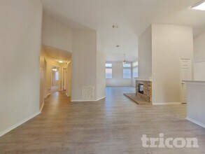 5328 Waterford Dr in Mesquite, TX - Foto de edificio - Building Photo