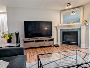 777 3 Av SW in Calgary, AB - Building Photo - Building Photo