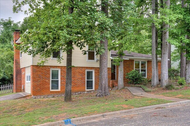 303 Meadowlake Dr in Martinez, GA - Building Photo - Building Photo