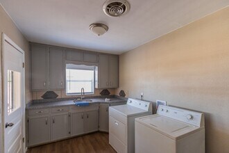 1308 Mountain View Ave in Alamogordo, NM - Building Photo - Building Photo
