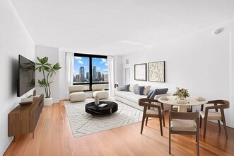 2 S End Ave in New York, NY - Building Photo - Building Photo