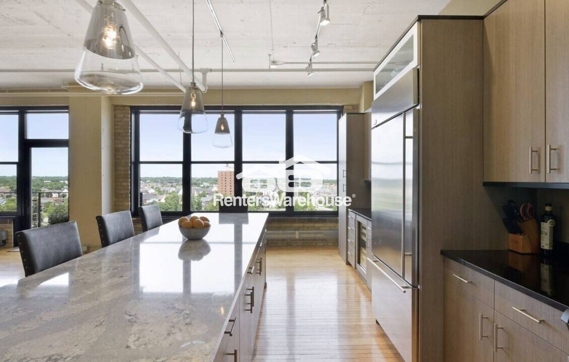290 Market St in Minneapolis, MN - Building Photo