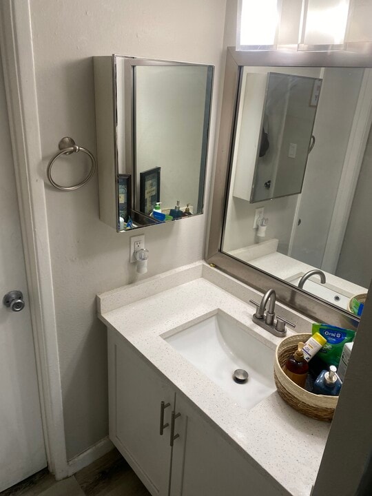 1330 W Broadway Rd in Tempe, AZ - Building Photo