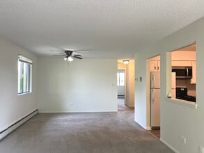 19 Parkside Ct in Vernon Hills, IL - Building Photo - Building Photo