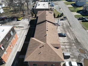 Estes on Ash in Raytown, MO - Building Photo - Building Photo