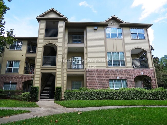 7800 Point Meadows Dr in Jacksonville, FL - Building Photo - Building Photo