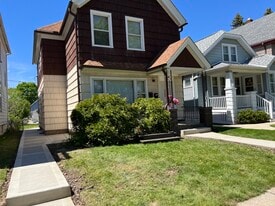 2655 S 14th St, Unit lower in Milwaukee, WI - Building Photo