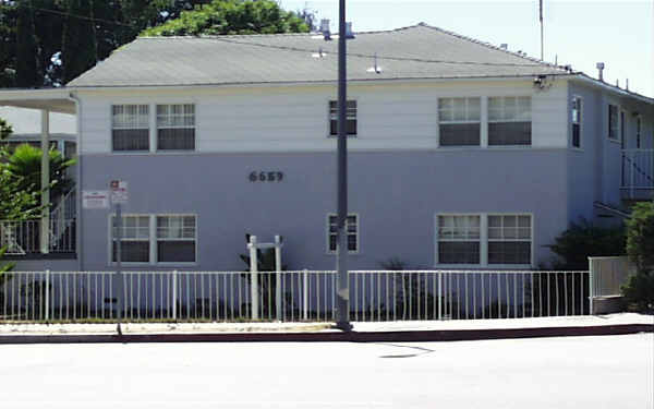 6659 Whitsett Ave in North Hollywood, CA - Building Photo - Building Photo