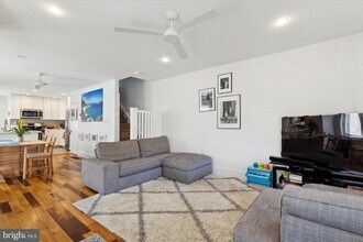 322 Woodbine Ave in Narberth, PA - Foto de edificio - Building Photo