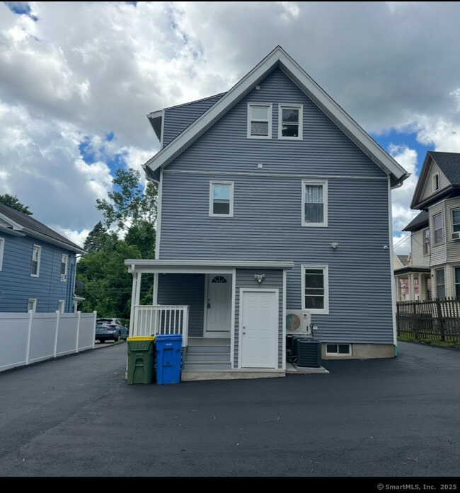 42 Waterville St in Waterbury, CT - Building Photo - Building Photo