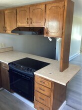 1112 SW Hurbert St in Newport, OR - Building Photo - Building Photo