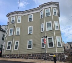 27 Buttonwood St in Boston, MA - Building Photo