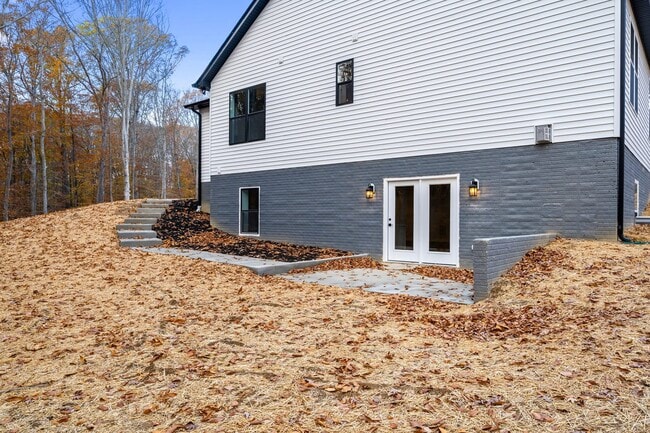 5325 Bennett Brae Pl, Unit HUGE Luxury apartment. in La Plata, MD - Building Photo - Building Photo