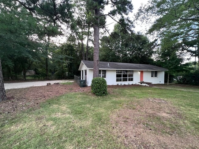 Charming 2 Bed, 2 Bath Home on North Dean in Auburn, AL - Building Photo - Building Photo